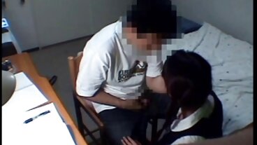 شارك فاتنة جميلات قضيبًا فلم اجنبي سكسي سميكًا في مشهد رباعي POV